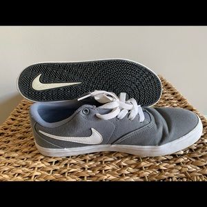 Nike sb check solarsoft skateboarding sneakers